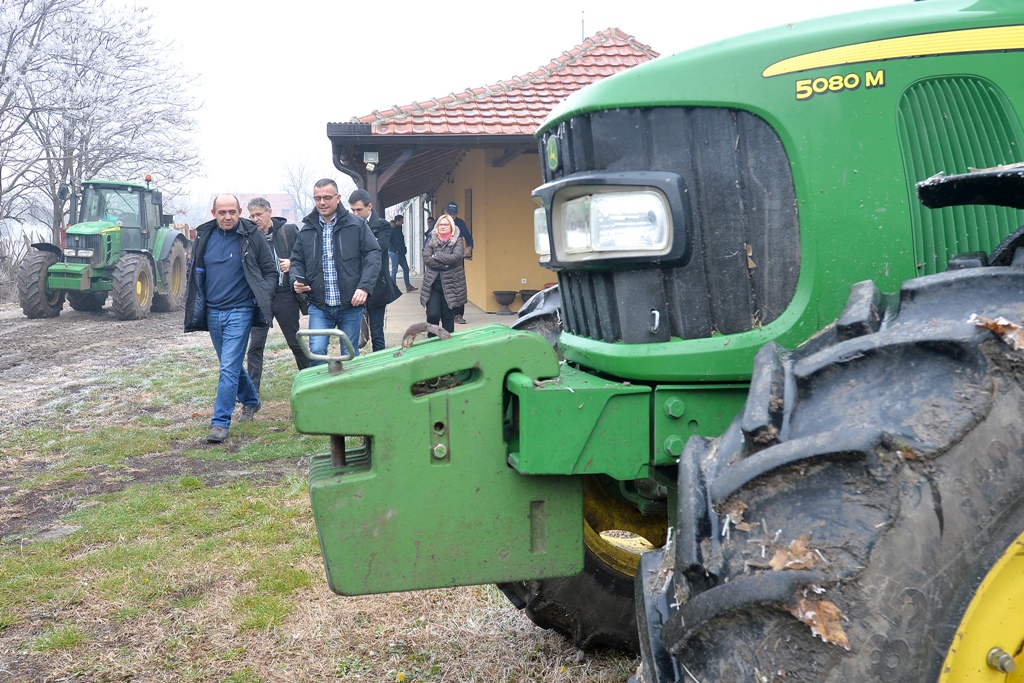 Raspisan konkurs za kupovinu traktora do 60 KW, pola plaća država