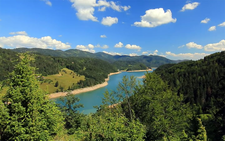 Prijava ugostitelja za vaučere počela, građani od 1. januara