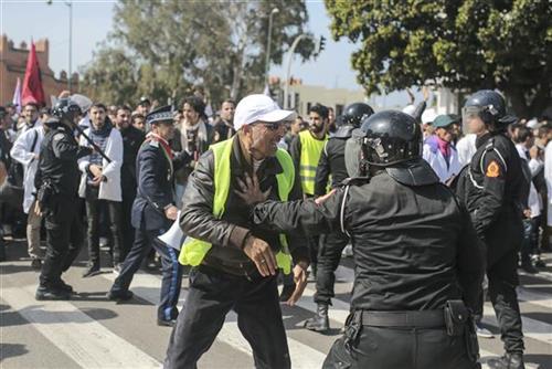 Marokanska policija tukla je demonstrante  Foto: AP Photo/Mosa'ab Elshamy