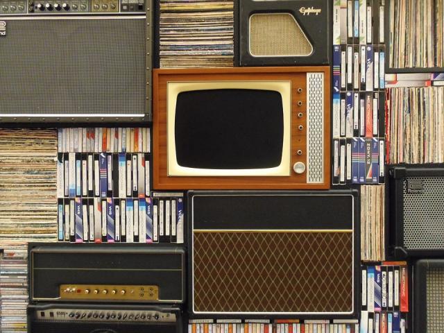 tv, muzika, knjige, film, umetnost, pixabay