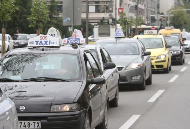Novosadski taksi Foto: Dnevnik.rs/S. Šušnjević
