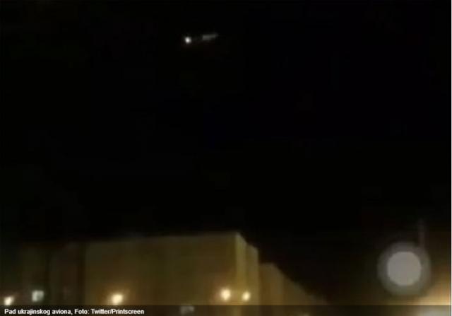 Video snimak rakete koja pogađa ukrajinski avion Foto: Twitter/printsreen